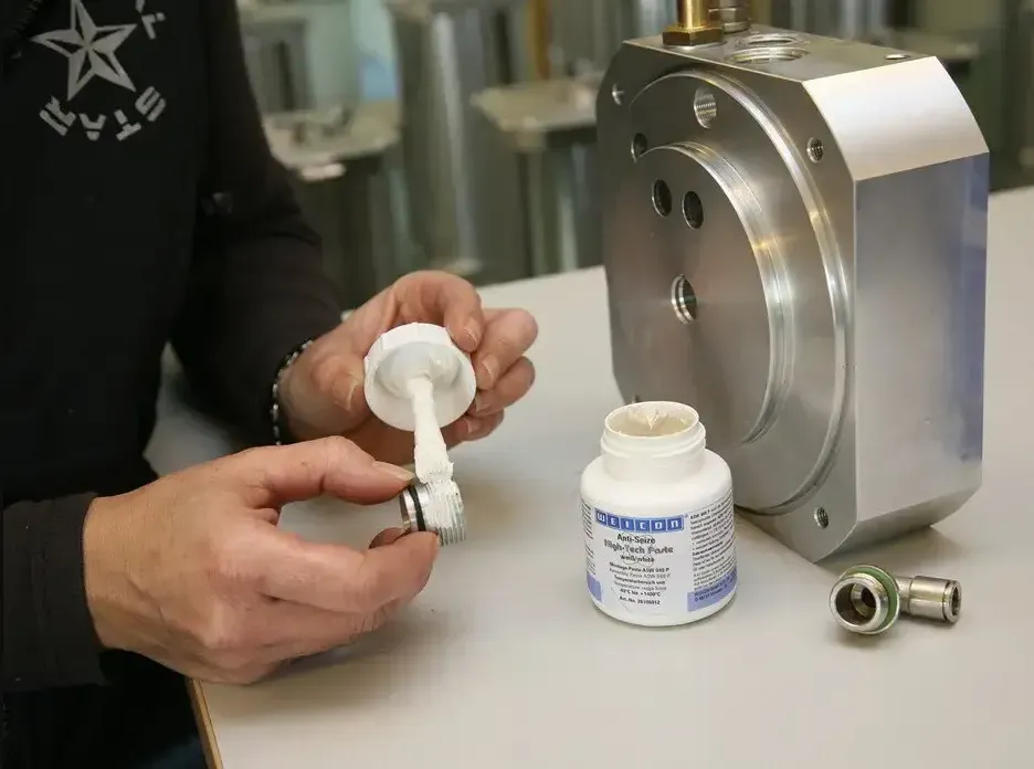 pasta-montazowa-do-zaworow